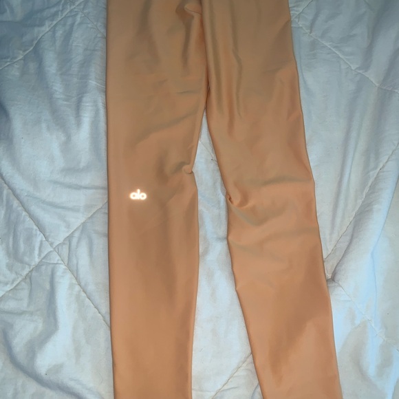 ALO Yoga Women's Peach Leggings - Picture 1 of 5